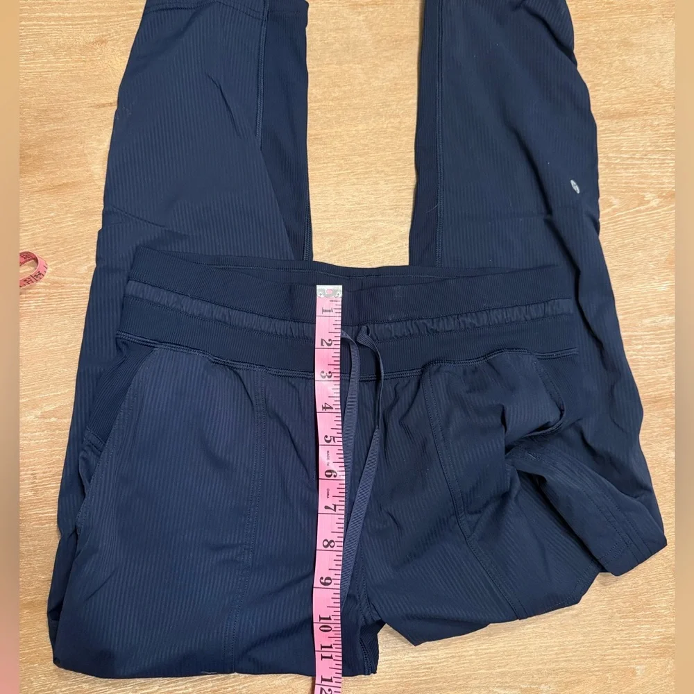 Lululemon Dance Studio Navy Ankle Active Pants 6 - Picture 5 of 7